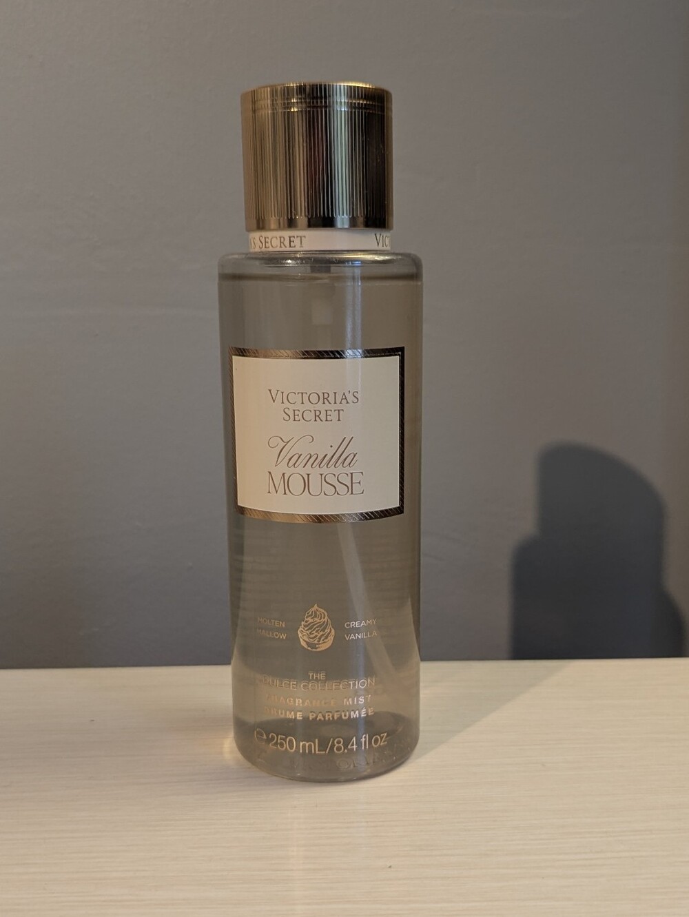 Victoria's Secret Vanilla Mousse Fragrance Mist - Cream & Gold